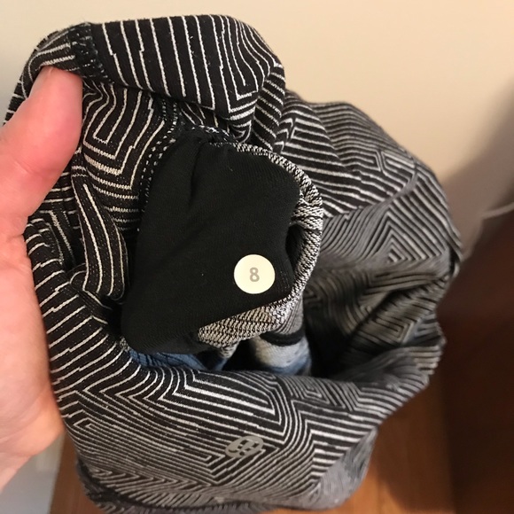 Lululemon Wunder Under 28” leggings - Picture 3 of 3